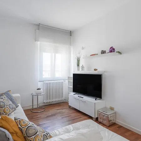 Casa Eleonora - - By Host4u Apartment Pavia